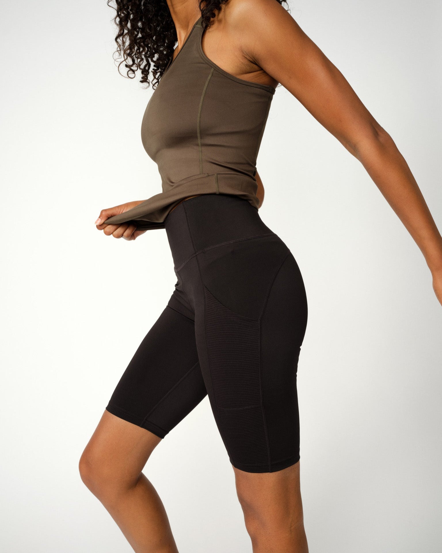 Modelshot / Black / Detail